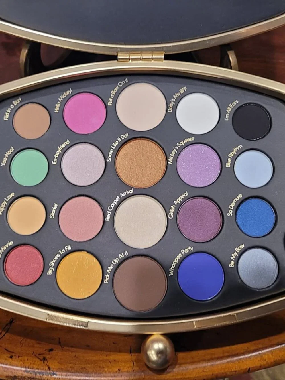New Sephora Disney Minnie Mouse World in Color Eyeshadow Palette Clutch Purse